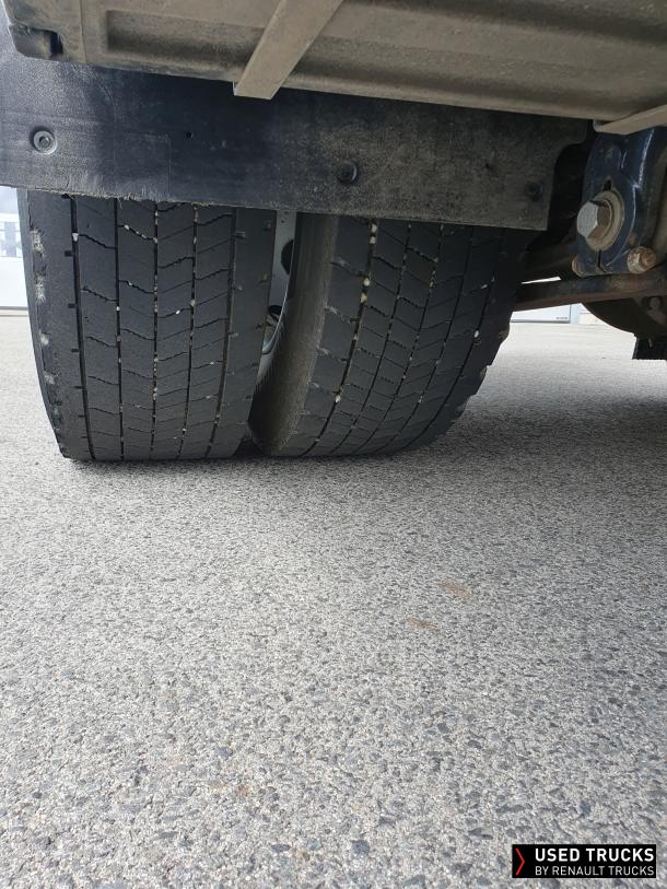 Renault Trucks D Wide 320