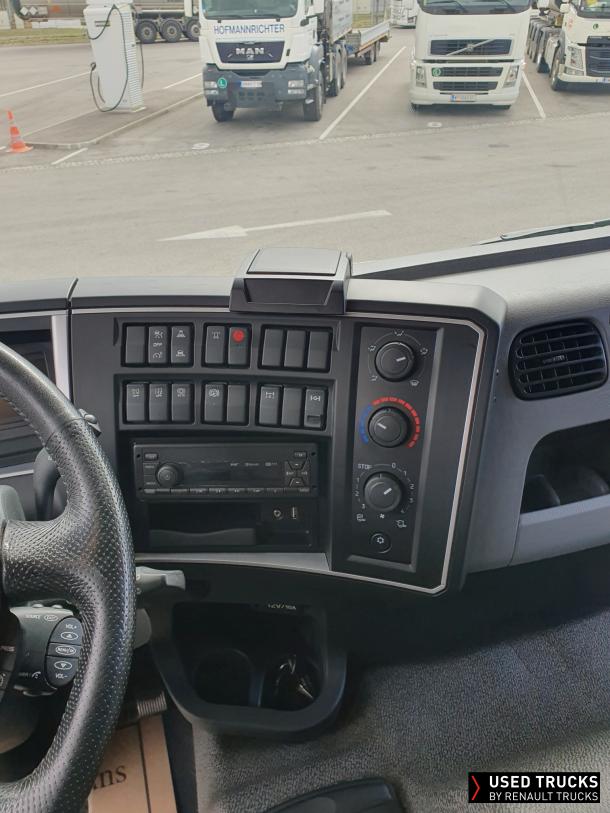 Renault Trucks D Wide 320