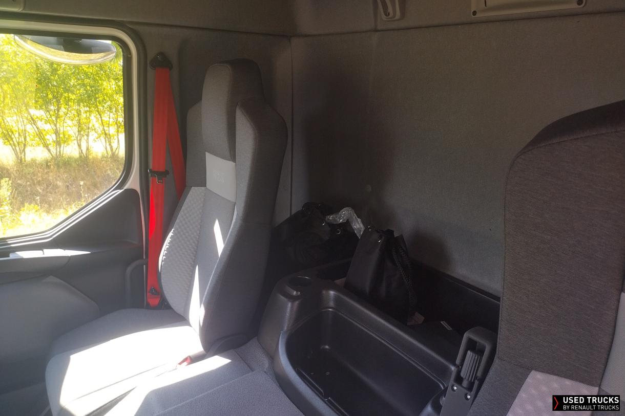 Renault Trucks D Wide 320