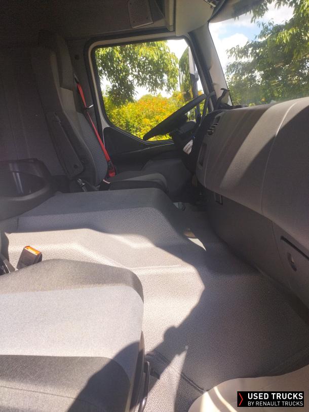 Renault Trucks D Wide 320