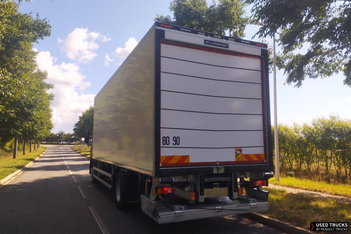 Renault Trucks D Wide 320