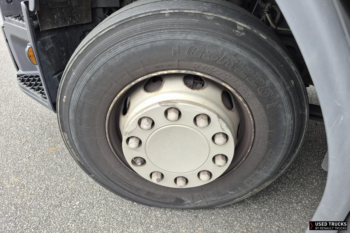 Renault Trucks D Wide 320