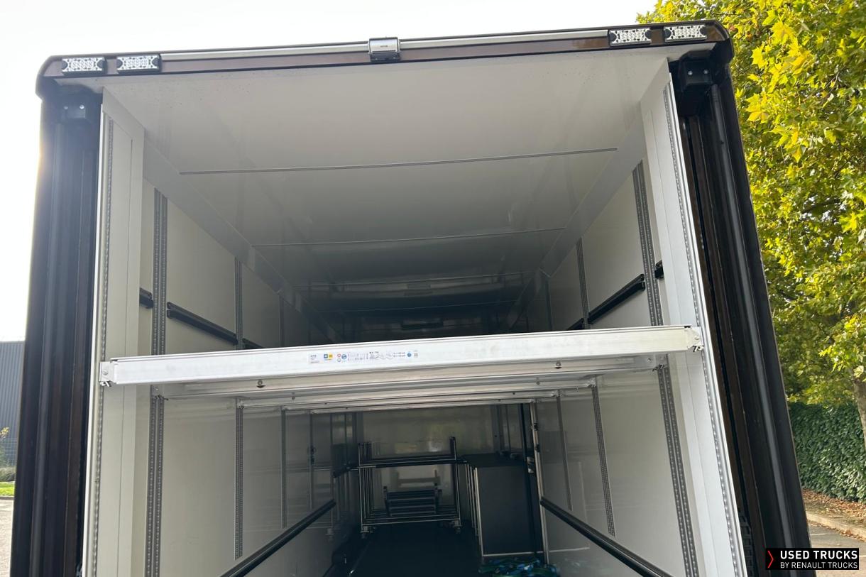 Mercedes-Benz Actros 530