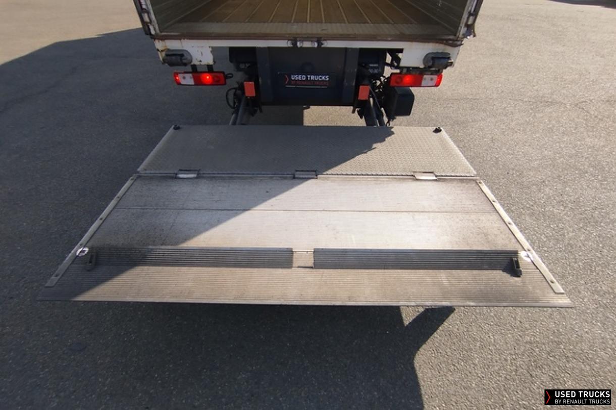 Renault Trucks D Wide 320