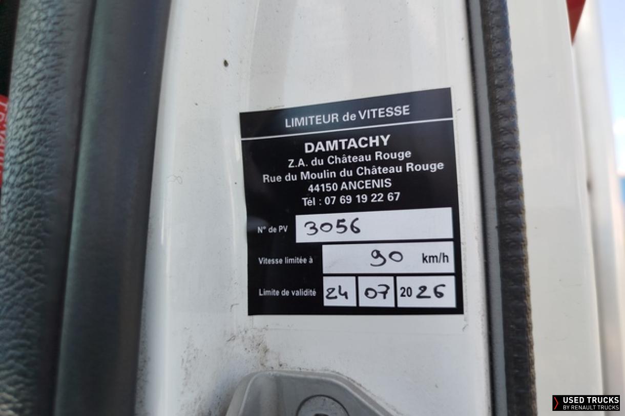Renault Trucks D Wide 320