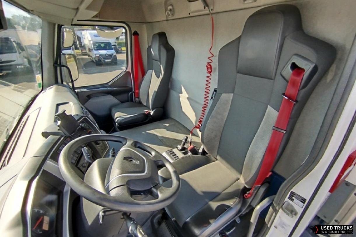 Renault Trucks D Wide 320