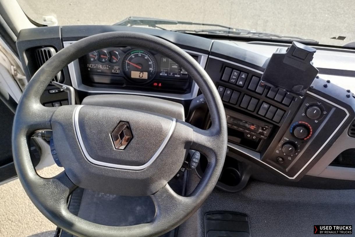 Renault Trucks D Wide 320