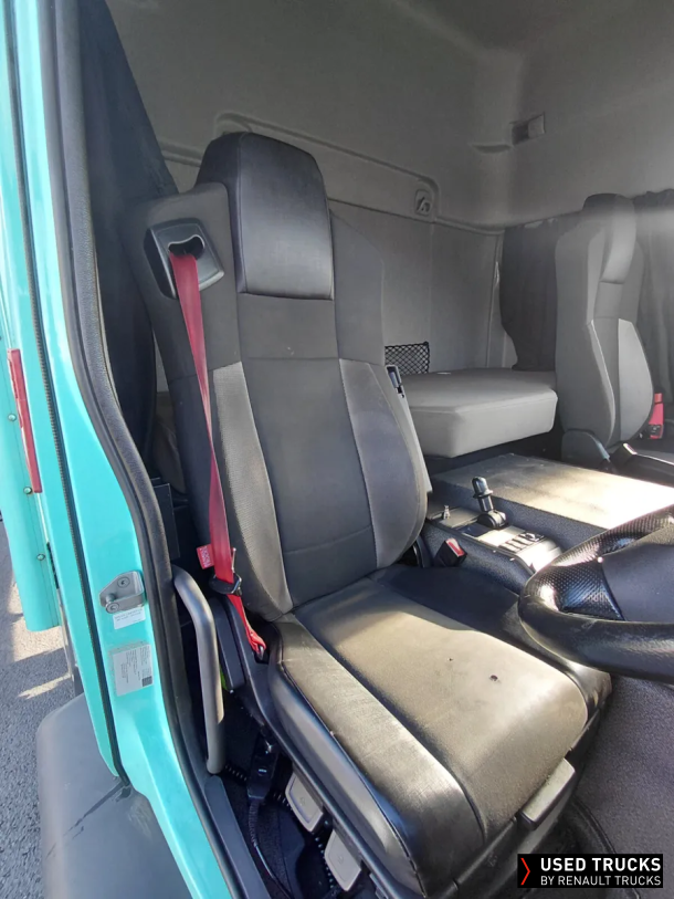 Renault Trucks D Wide 320