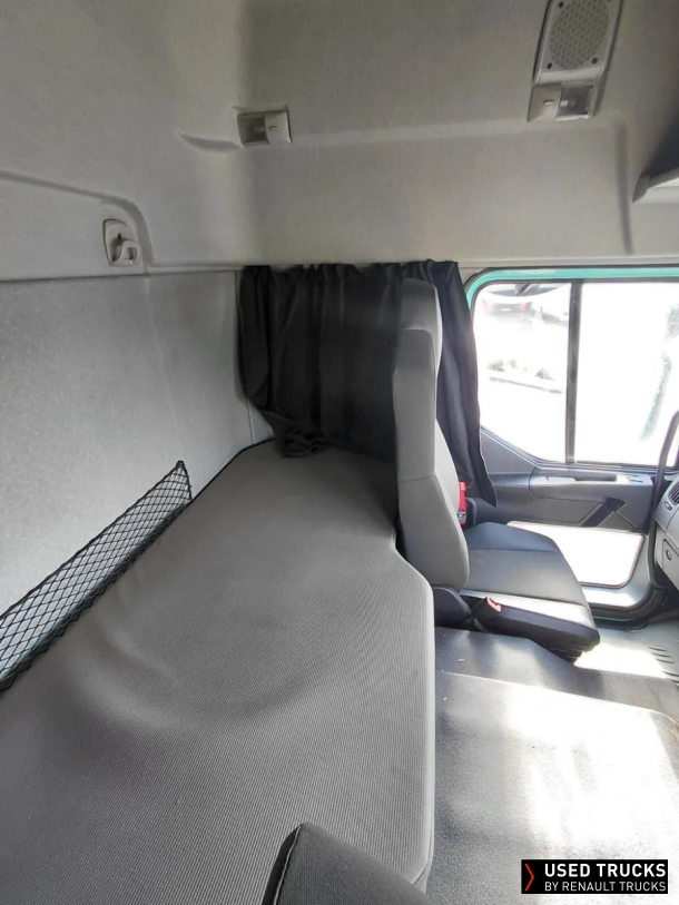 Renault Trucks D Wide 320