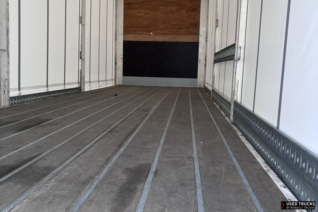 Renault Trucks D Wide 320