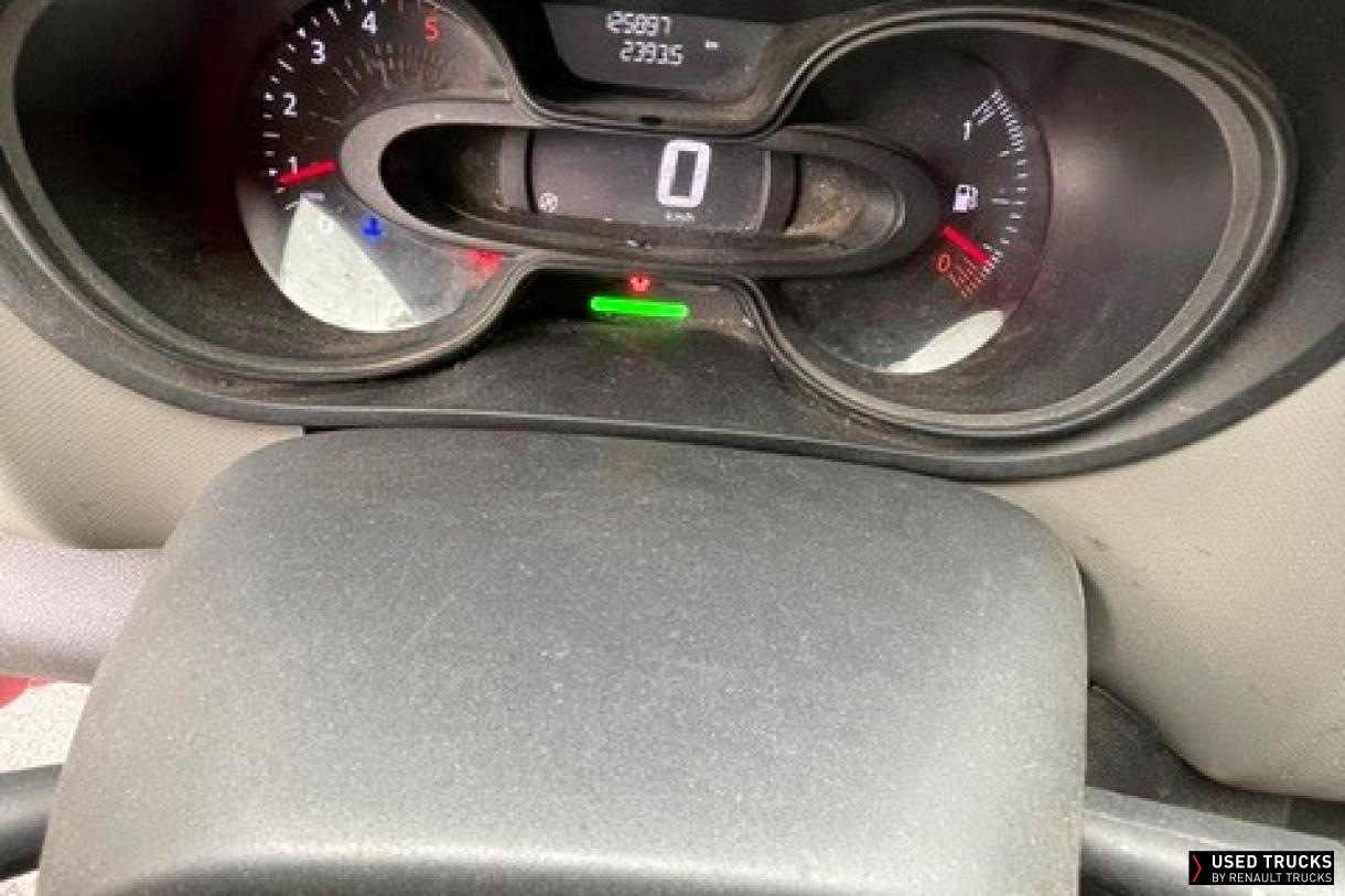 Renault Trafic 145
