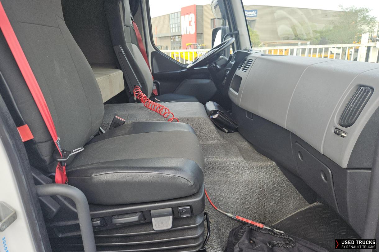 Renault Trucks D Wide 320