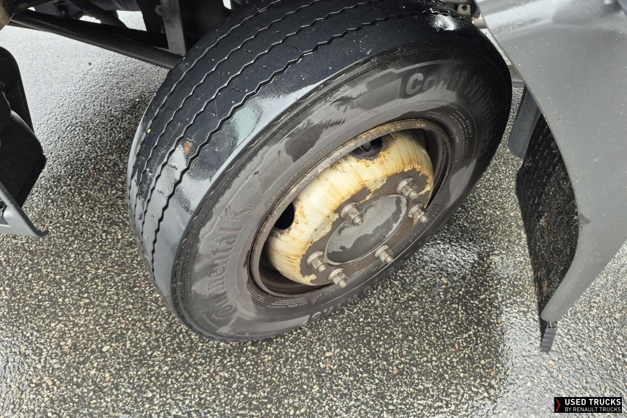 Renault Trucks D 240