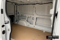 Renault Trucks Trafic
                                          