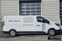 Renault Trucks Trafic
                                          