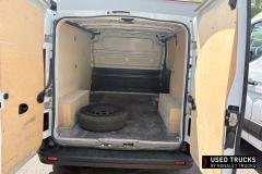 Renault Trafic
                                          130