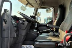 Renault Trucks D
                                          240